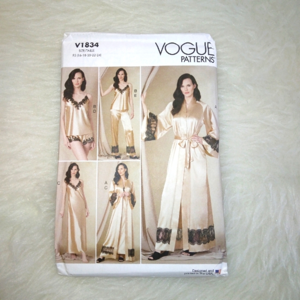 VOGUE V1834 Sz 16-24 Misses Robe Belt Camiole Slip Shorts And Pants